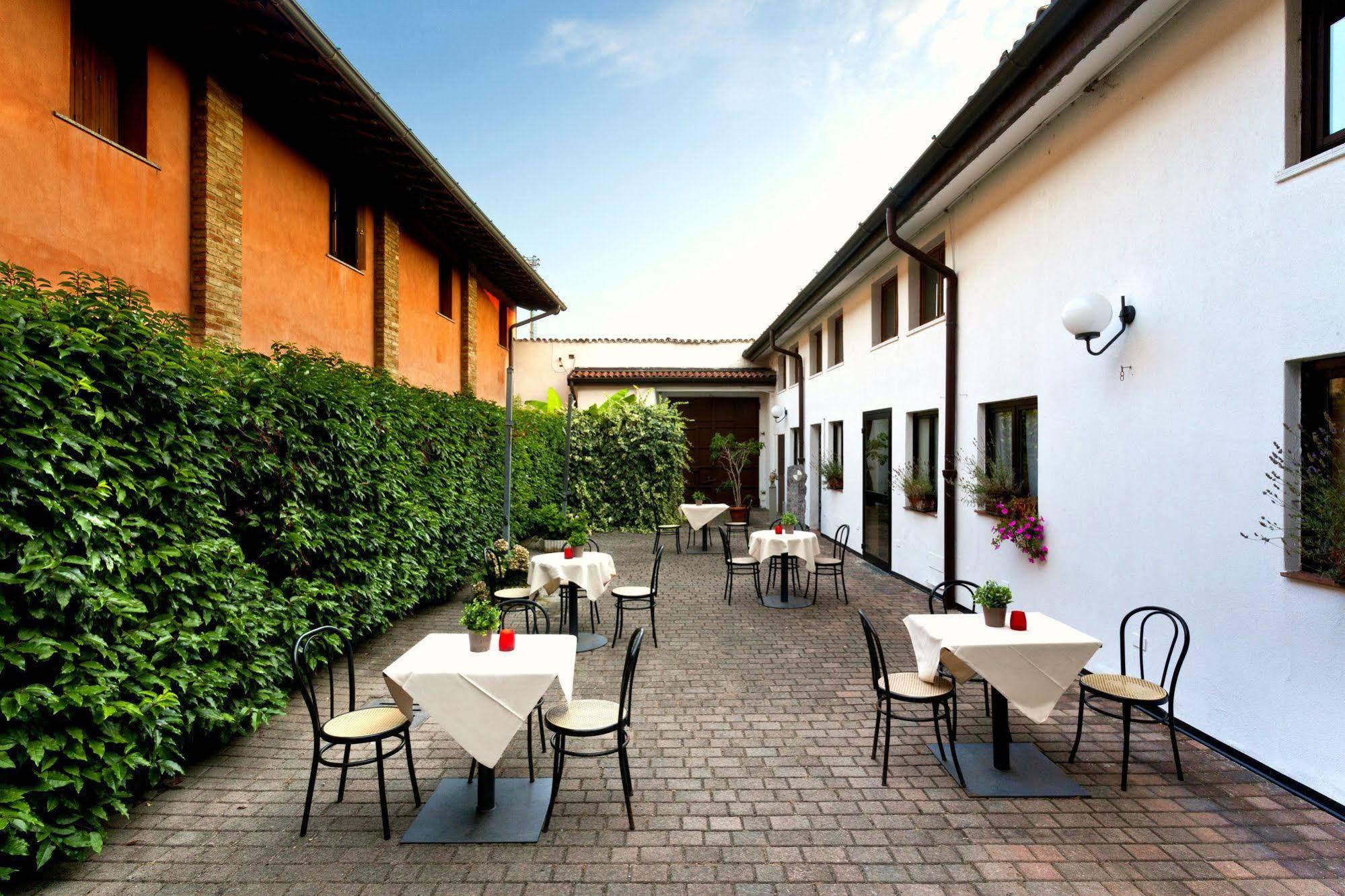 Excel Hotel Naviglio - Ca'Bianca Милано Екстериор снимка