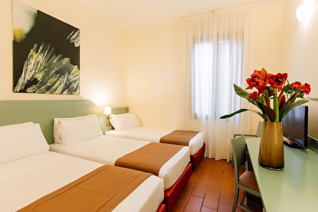 Excel Hotel Naviglio - Ca'Bianca Милано Екстериор снимка
