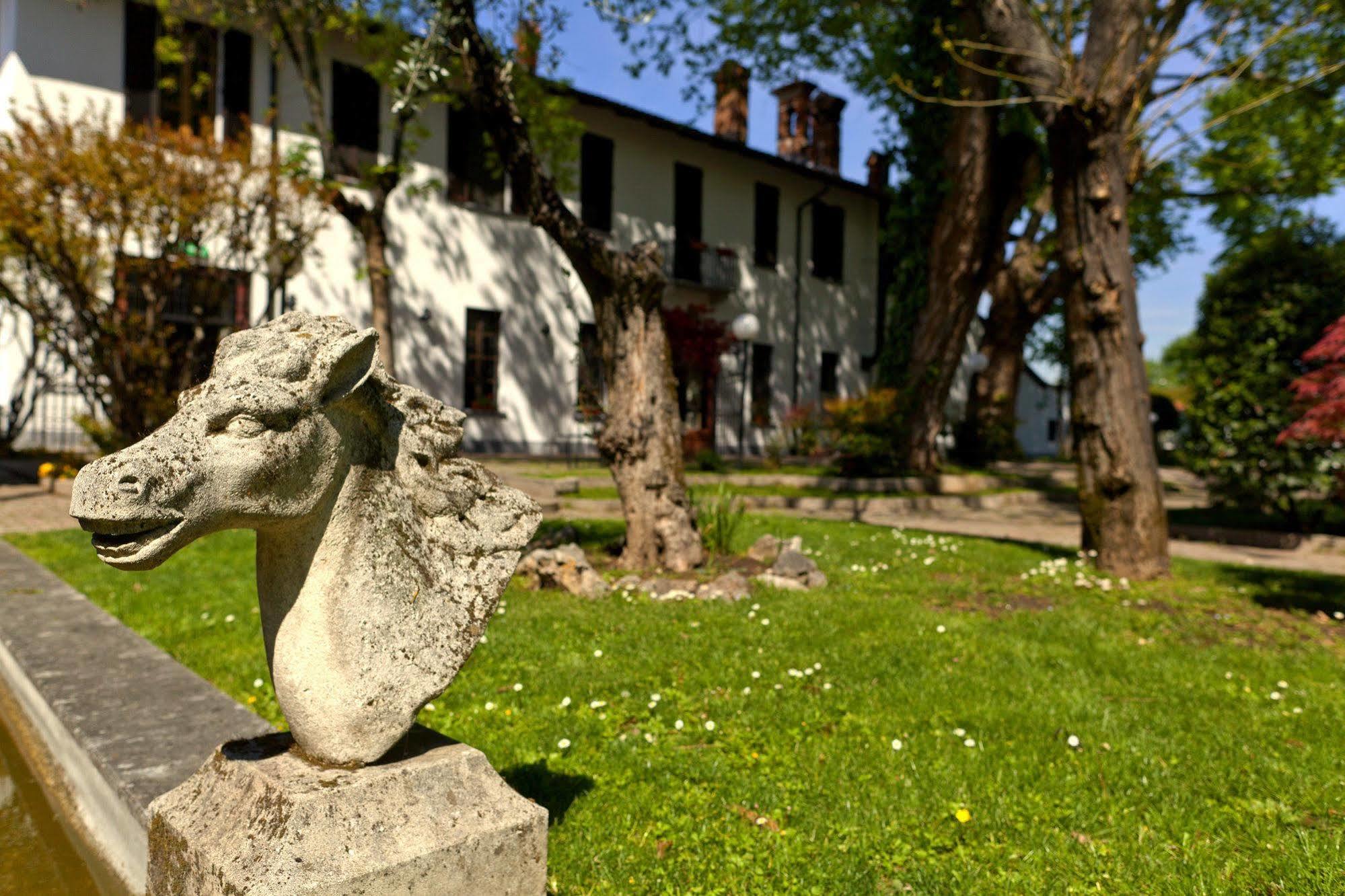 Excel Hotel Naviglio - Ca'Bianca Милано Екстериор снимка